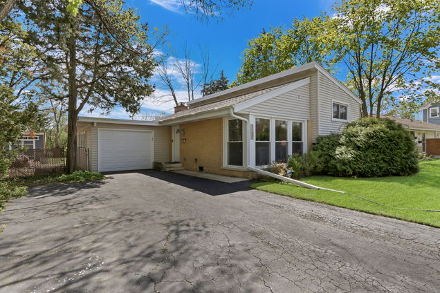 1157 Dartmouth Lane Deerfield, IL House Sold - Photo 1 of 31. Opens carousel modal