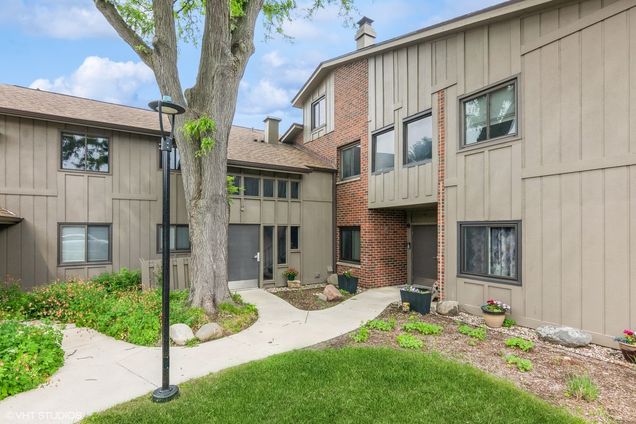 2s601 Enrico Fermi Court Unit 17-G Warrenville, IL Condo Sold - Photo 1 of 15. Opens carousel modal
