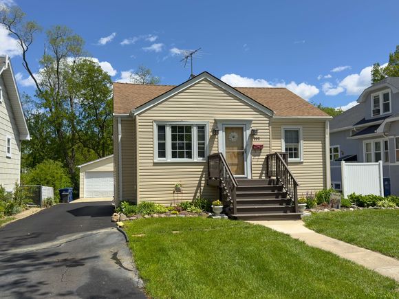 505 S Oakland Avenue Villa Park, IL House Sold - Photo 1 of 23. Opens carousel modal