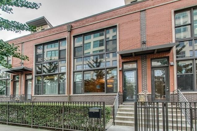909 N Kingsbury Street Chicago, IL Townhouse Active - Photo 1 of 8. Opens carousel modal
