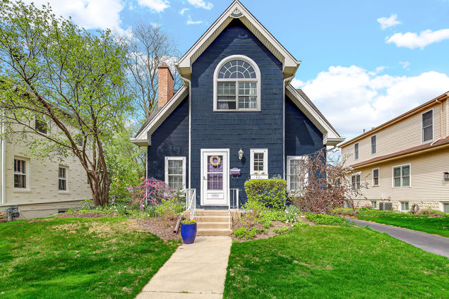 4204 Forest Avenue Western Springs, IL House Sold - Photo 1 of 45. Opens carousel modal