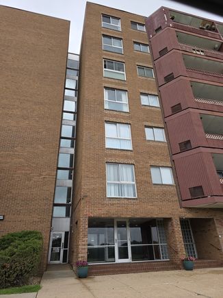 100 Park Avenue Unit 402 Calumet City, IL Condo Active - Photo 1 of 26. Opens carousel modal