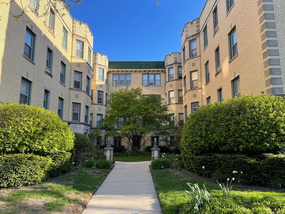824 Mulford Street Unit 2E Evanston, IL Condo Active - Photo 1 of 12. Opens carousel modal