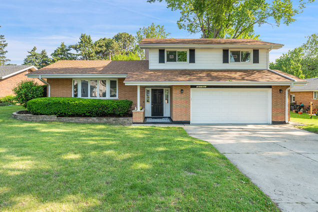 203 Hartway Court Montgomery, IL House Sold - Photo 1 of 33. Opens carousel modal