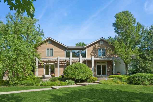 282 Linden Park Place Highland Park, IL House Active - Photo 1 of 40. Opens carousel modal