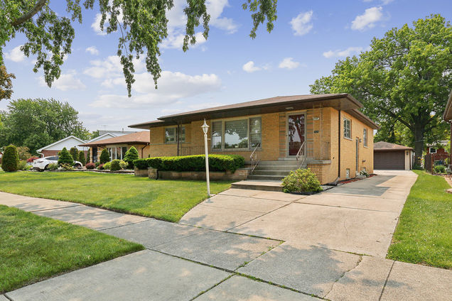 4505 W 100th Street Oak Lawn, IL House Sold - Photo 1 of 22. Opens carousel modal
