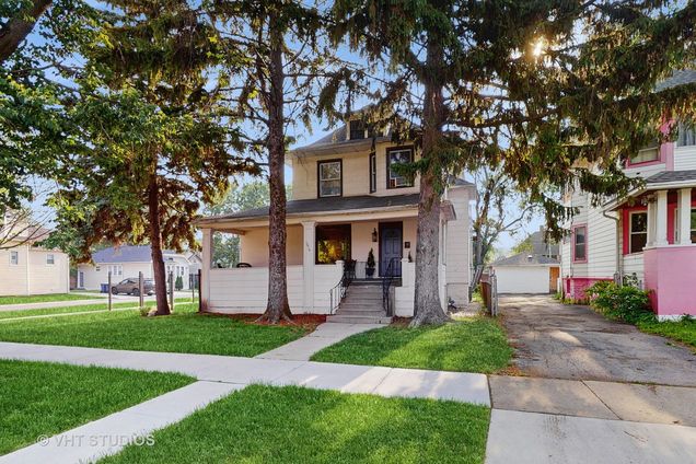 1616 S 6th Avenue Maywood, IL House Active - Photo 1 of 24. Opens carousel modal