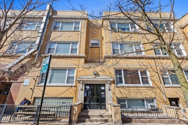 444 W Arlington Place Unit 2 Chicago, IL Apartment Active - Photo 1 of 11. Opens carousel modal