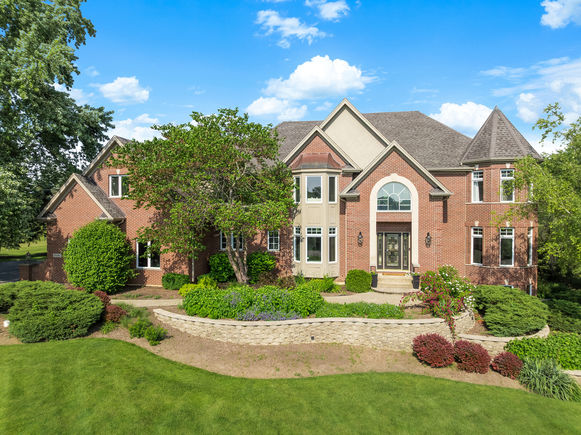 5n481 E Lakeview Circle