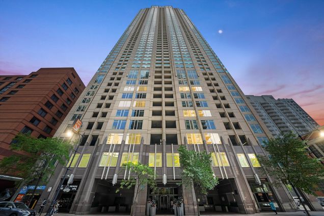 33 W Ontario Street Unit 43B Chicago, IL Condo Active - Photo 1 of 25. Opens carousel modal