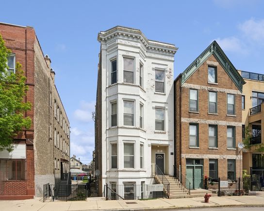 1428 W Walton Street Unit 1N Chicago, IL Condo Active - Photo 1 of 12. Opens carousel modal