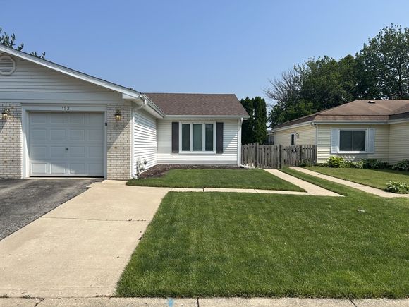 152 Golden Drive Glendale Heights, IL Townhouse Sold - Photo 1 of 10. Opens carousel modal