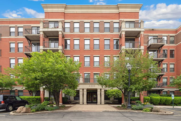 2335 W Belle Plaine Avenue Unit 106 Chicago, IL Condo Sold - Photo 1 of 26. Opens carousel modal