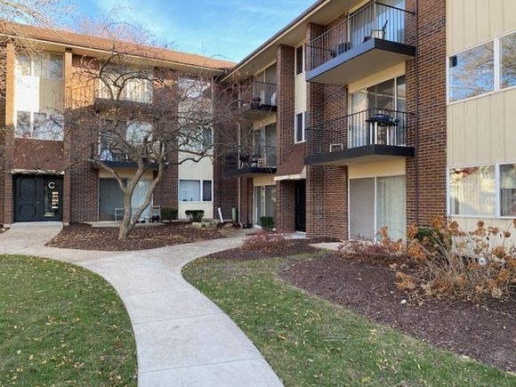 5s100 Pebblewood Lane Unit D2 Naperville, IL Apartment Active - Photo 1 of 21. Opens carousel modal