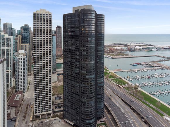 155 N Harbor Drive Unit 3214