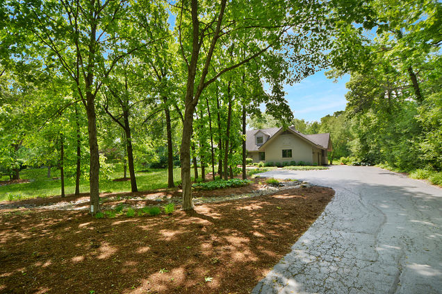 24 Robin Crest Road Hawthorn Woods, IL House Contingent - Photo 1 of 44. Opens carousel modal