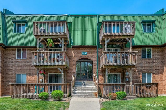1992 Tall Oaks Drive Unit 3B Aurora, IL Condo Active - Photo 1 of 16. Opens carousel modal