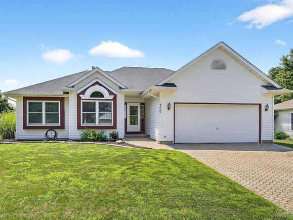 700 Cottonwood Circle