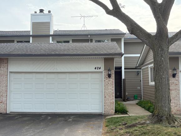 424 Mallard Drive Deerfield, IL Townhouse Active - Photo 1 of 23. Opens carousel modal