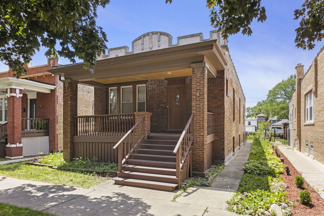 1318 S 61st Court