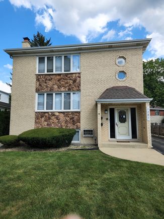 4381 Woodland Avenue Unit 1 Western Springs, IL Apartment Active - Photo 1 of 26. Opens carousel modal