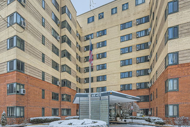 5052 N Marine Drive Unit D1 Chicago, IL House Active - Photo 1 of 11. Opens carousel modal