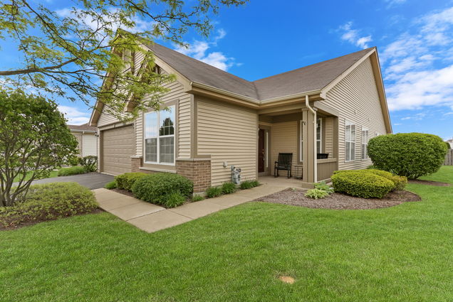 13211 W Sheffield Lane Beach Park, IL House Contingent - Photo 1 of 32. Opens carousel modal