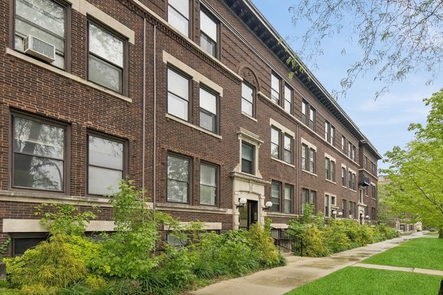 5337 S Ellis Avenue Unit 1C Chicago, IL Condo Active - Photo 1 of 13. Opens carousel modal