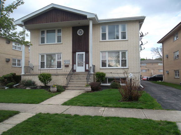 4601 Forest Avenue Unit GARDEN Brookfield, IL Apartment Active - Photo 1 of 3. Opens carousel modal