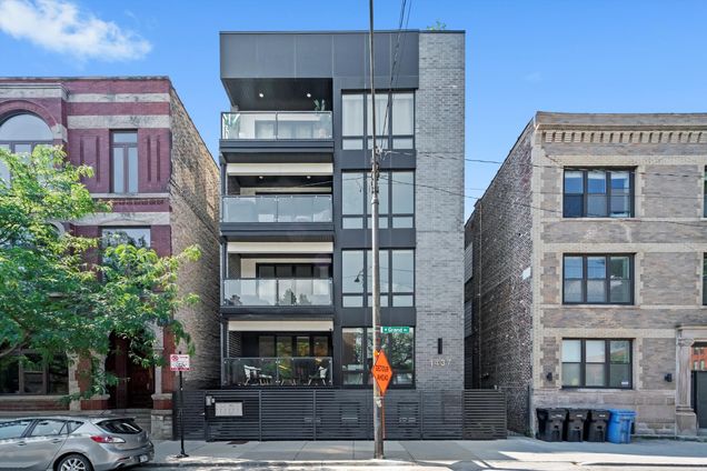 1437 W Grand Avenue Unit 1N