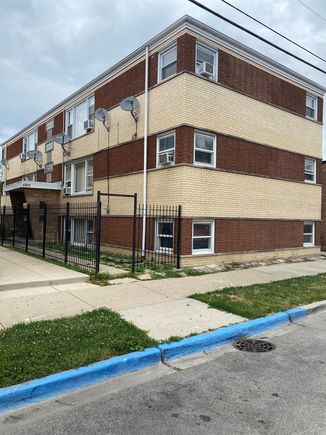 5812 W 16th Street Unit 2N Cicero, IL Apartment Active - Photo 1 of 4. Opens carousel modal