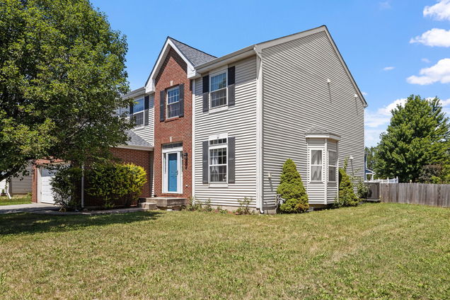 6205 Clifton Court Plainfield, IL House Active - Photo 1 of 25. Opens carousel modal