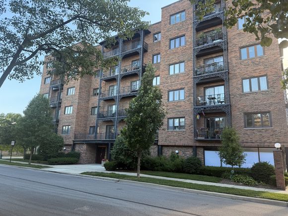 414 Clinton Place Unit 302 River Forest, IL Condo Active - Photo 1 of 18. Opens carousel modal