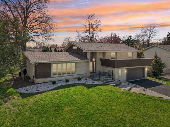 6709 W Menominee Parkway Palos Heights, IL House Active - Photo 1 of 66. Opens carousel modal