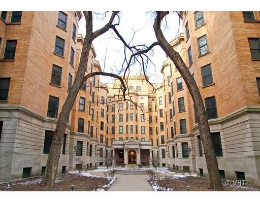 550 W Surf Street Unit 513 Chicago, IL Condo Active - Photo 1 of 13. Opens carousel modal