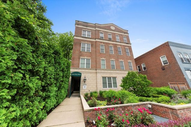 2500 Green Bay Road Unit 301 Evanston, IL Apartment Active - Photo 1 of 12. Opens carousel modal