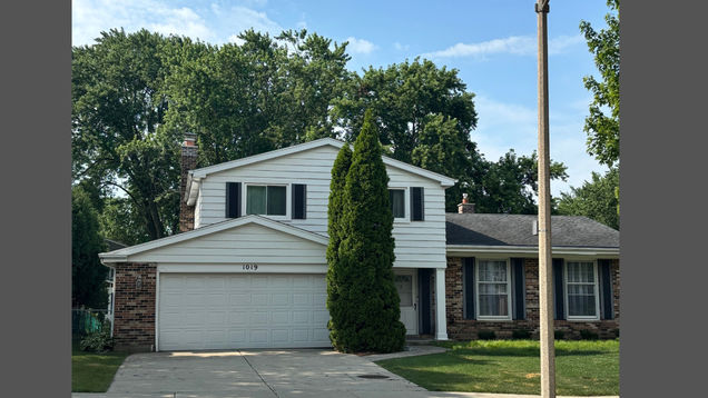 1019 W White Oak Street Arlington Heights, IL House Active - Photo 1 of 19. Opens carousel modal