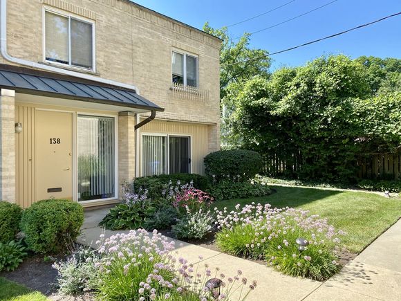 138 Green Bay Road Unit 138 Glencoe, IL Townhouse Active - Photo 1 of 14. Opens carousel modal