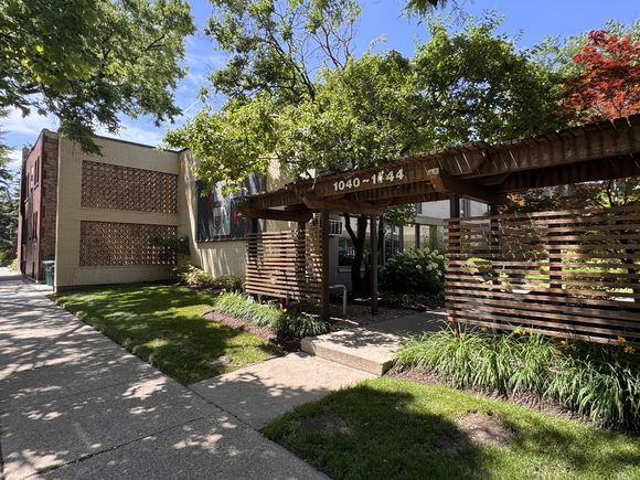1044 Ontario Street Unit 2E Oak Park, IL Condo Active - Photo 1 of 14. Opens carousel modal