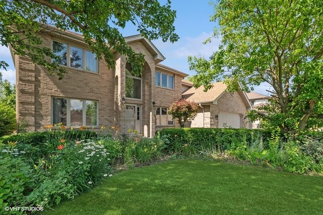 7847 Marquette Drive S Tinley Park, IL House Active - Photo 1 of 49. Opens carousel modal