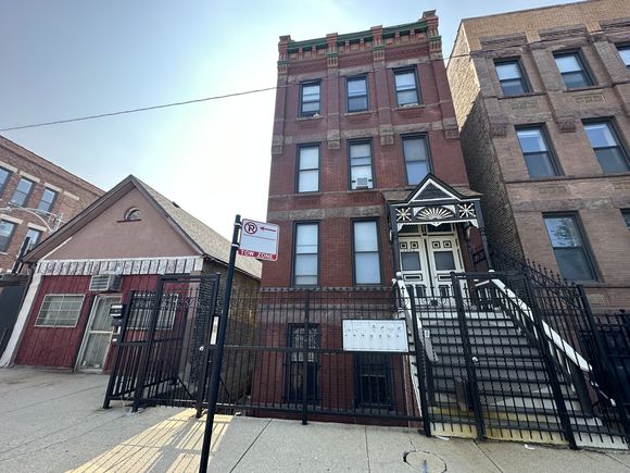 1302 N Cleaver Street Unit 1R Chicago, IL Apartment Active - Photo 1 of 23. Opens carousel modal
