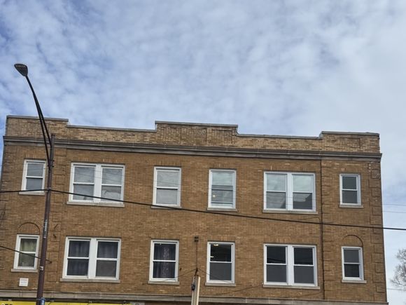 7645 S Cottage Grove Avenue Unit 4 Chicago, IL Apartment Active - Photo 1 of 5. Opens carousel modal