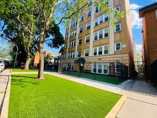 1521 W Sherwin Avenue Unit 507 Chicago, IL Apartment Active - Photo 1 of 12. Opens carousel modal