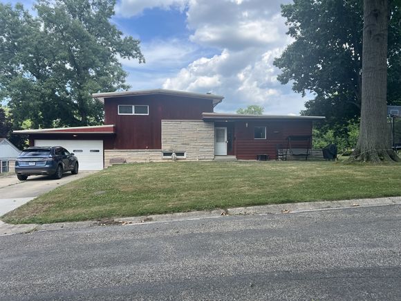 318 Fletcher Avenue Unit 318 Danville, IL Condo Active - Photo 1 of 11. Opens carousel modal