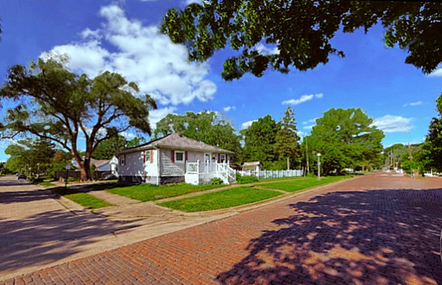 902 E Illinois Street