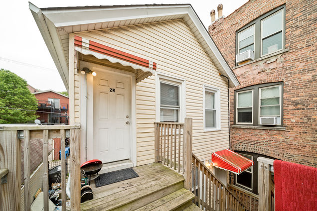1431 W Flournoy Street Unit 2R Chicago, IL Apartment Active - Photo 1 of 9. Opens carousel modal
