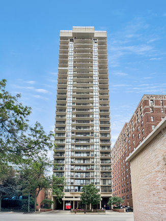 3150 N Sheridan Road Unit 10C