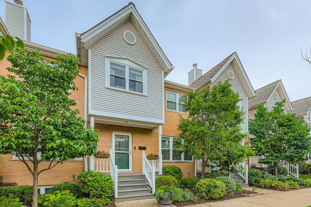 5404 N Hoyne Avenue Unit 5404