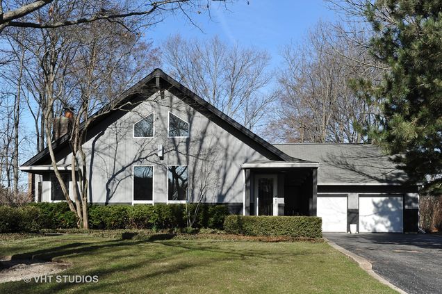 1140 Highland Avenue Lake Forest, IL House Active - Photo 1 of 33. Opens carousel modal