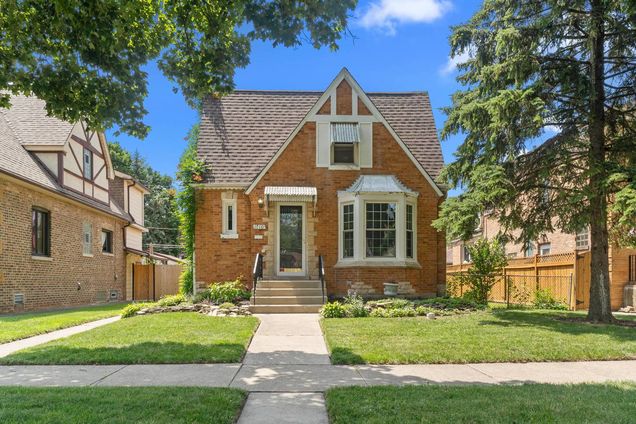 1710 N 74th Court